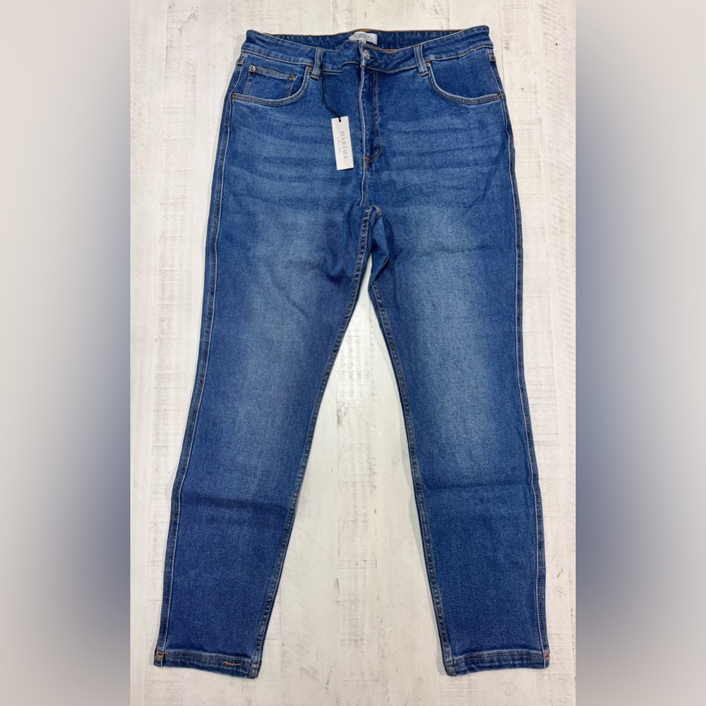 Martha Stewart mid rise skinny jeans medium blue size 18